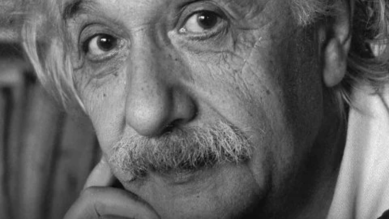 Einstein and the Bomb ( 2024 )